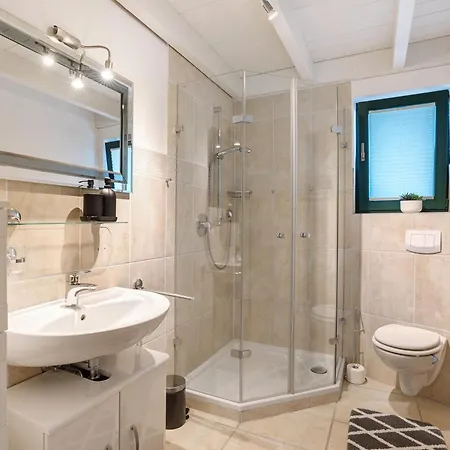 Weingut Loewenthal Eschbach (Sudliche Weinstrasse)